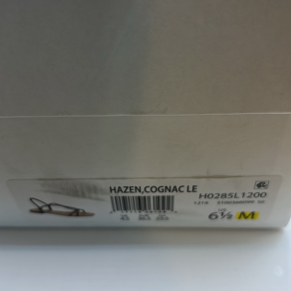 Vince Hazen Strappy Sandal - Picture 10 of 10